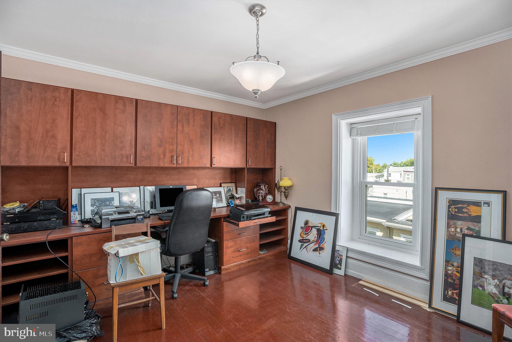 ROXBOROUGH - Residential