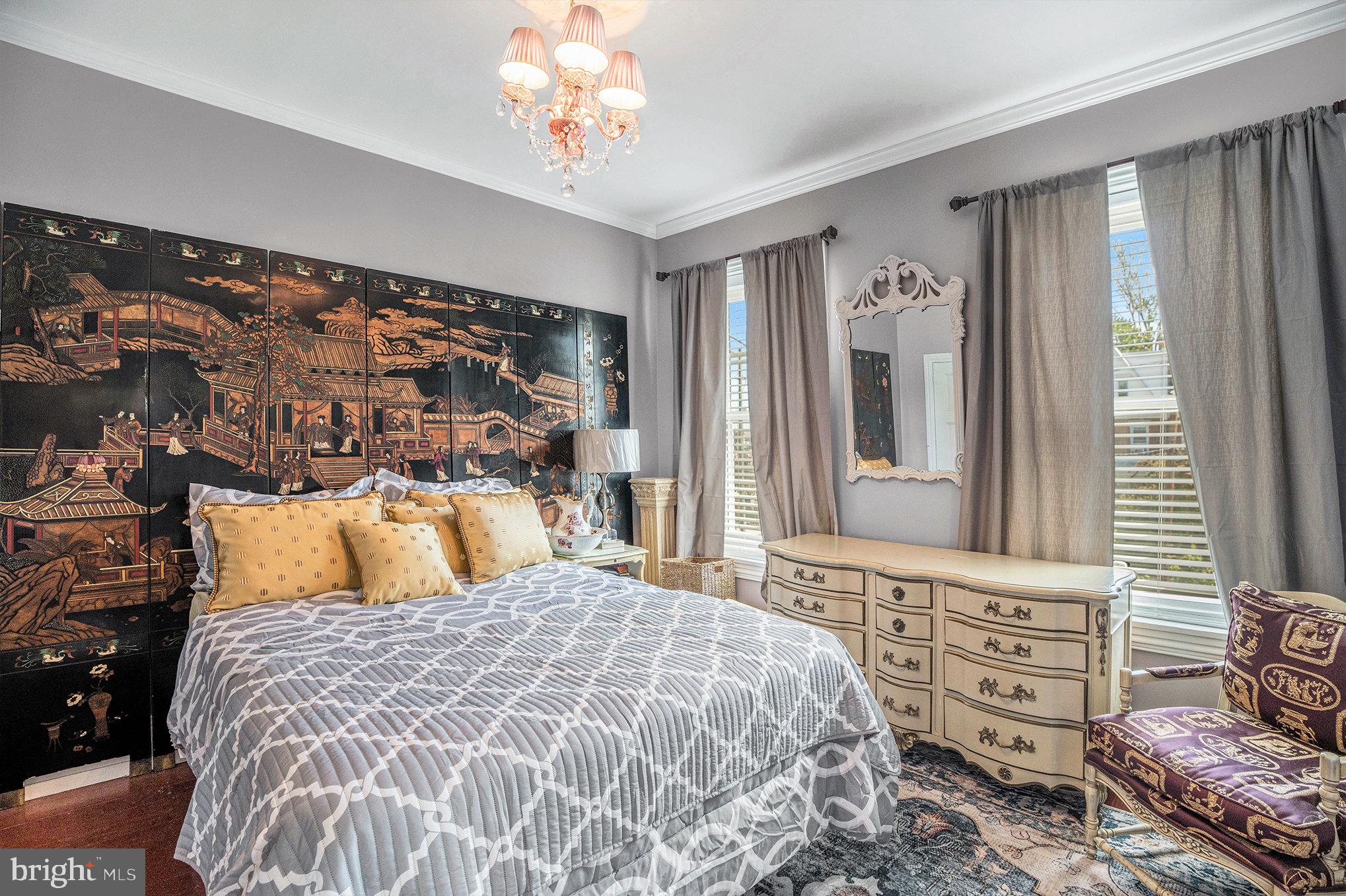 ROXBOROUGH - Residential