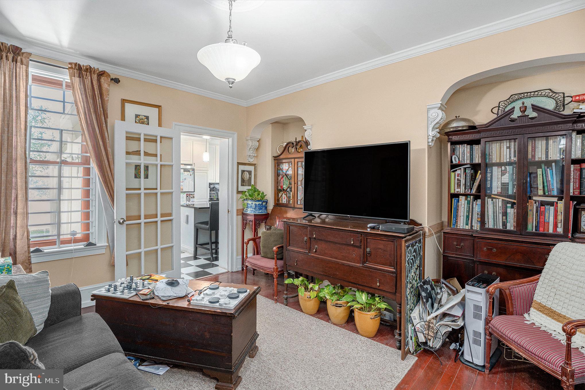 ROXBOROUGH - Residential