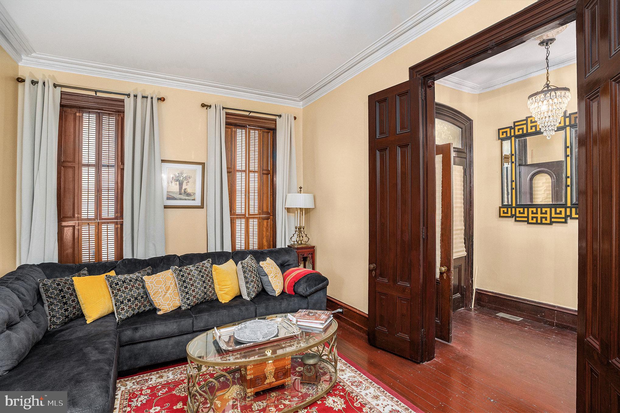 ROXBOROUGH - Residential