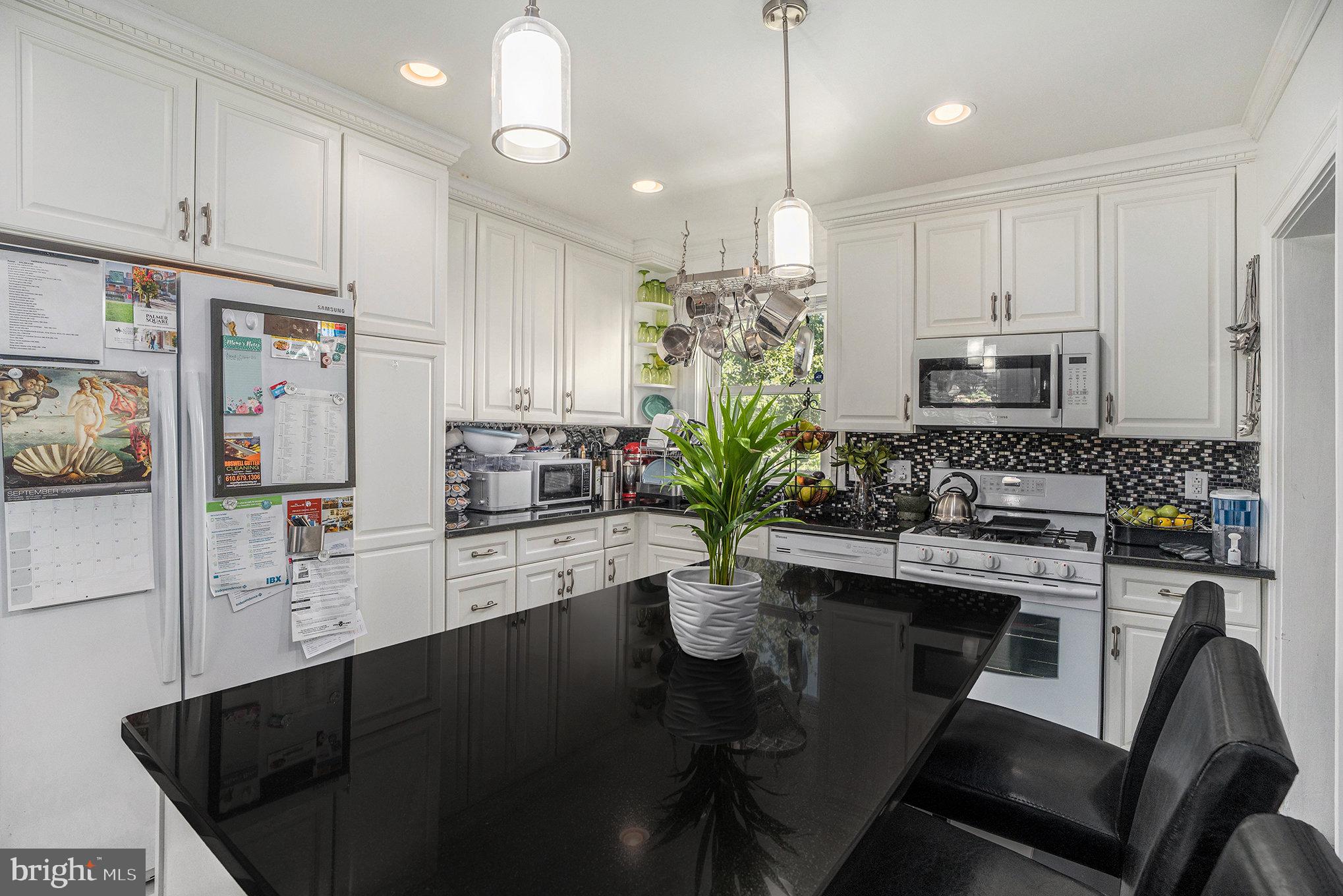 ROXBOROUGH - Residential