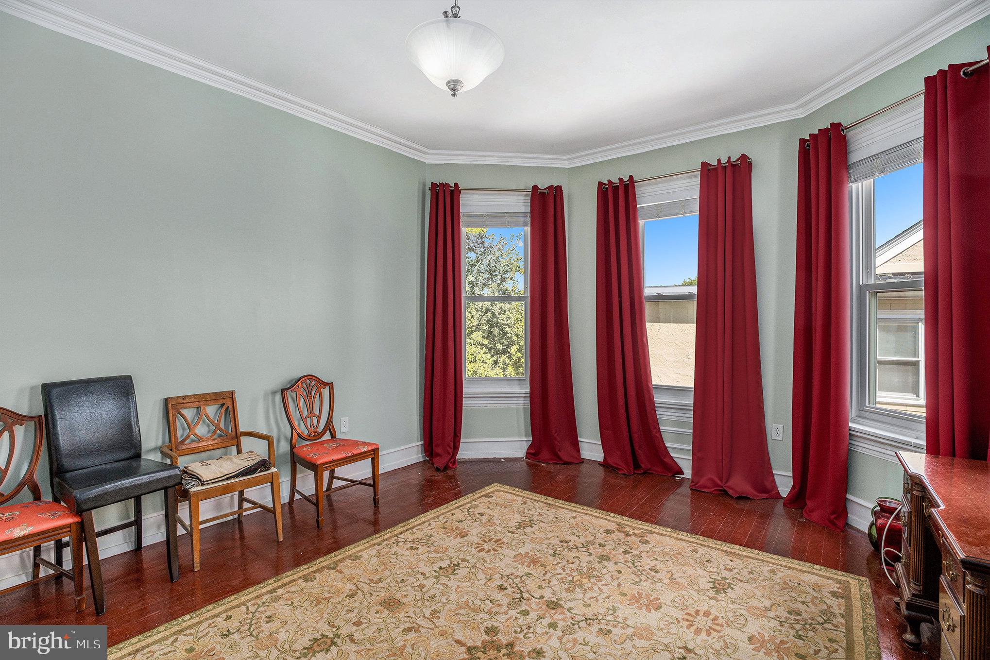 ROXBOROUGH - Residential