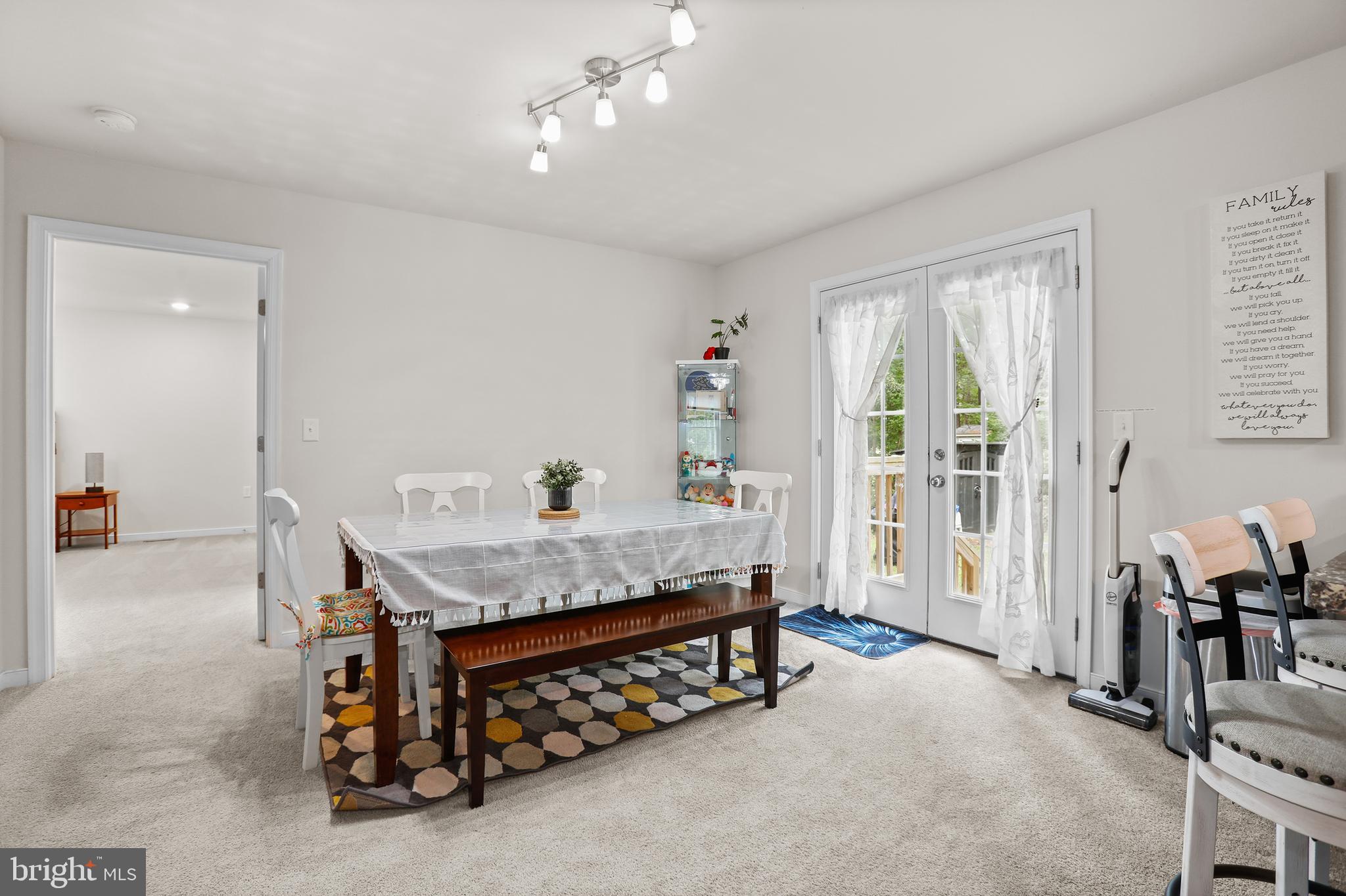 GLEBE HARBOR - Residential