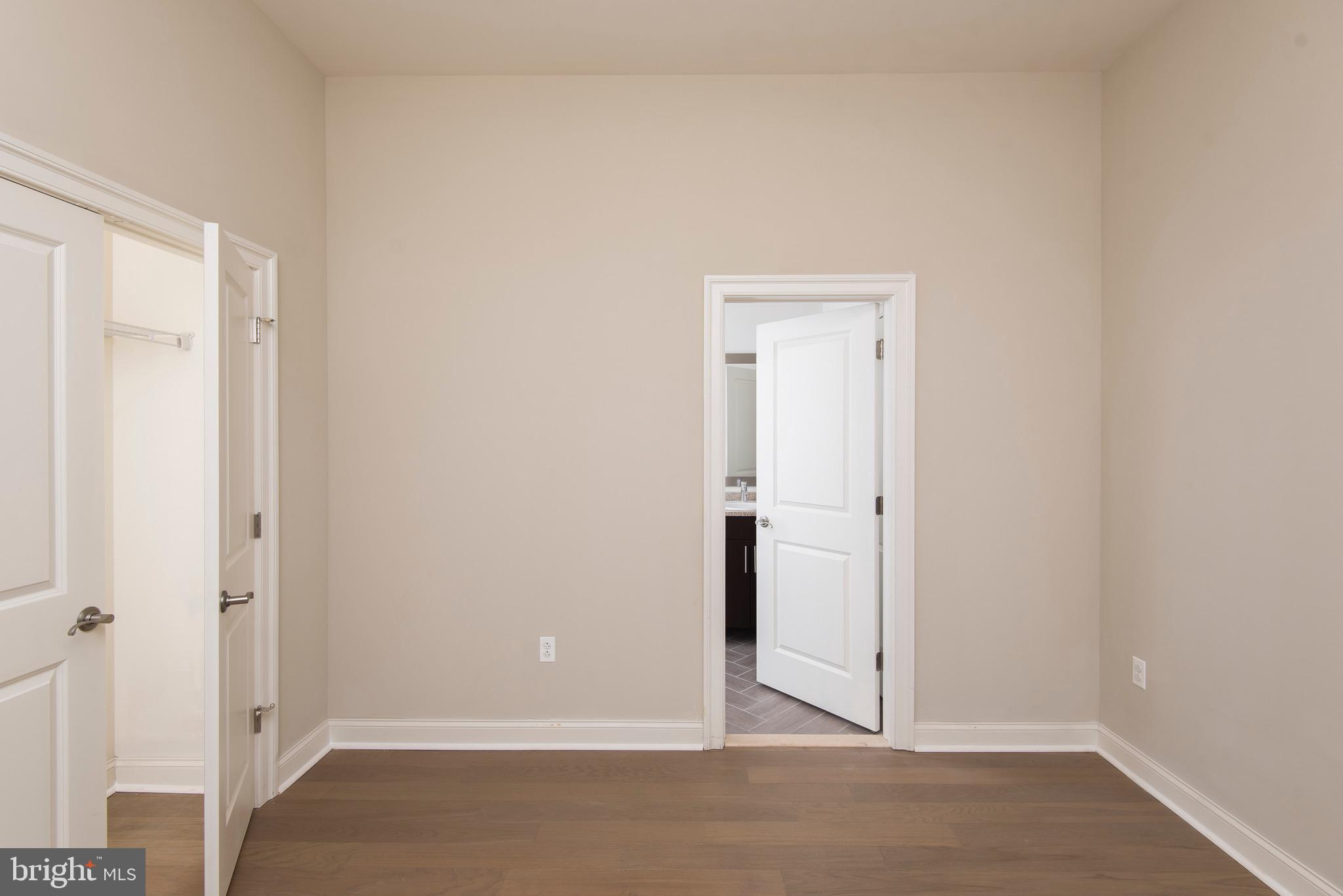 DOWNTOWN - Residential Lease