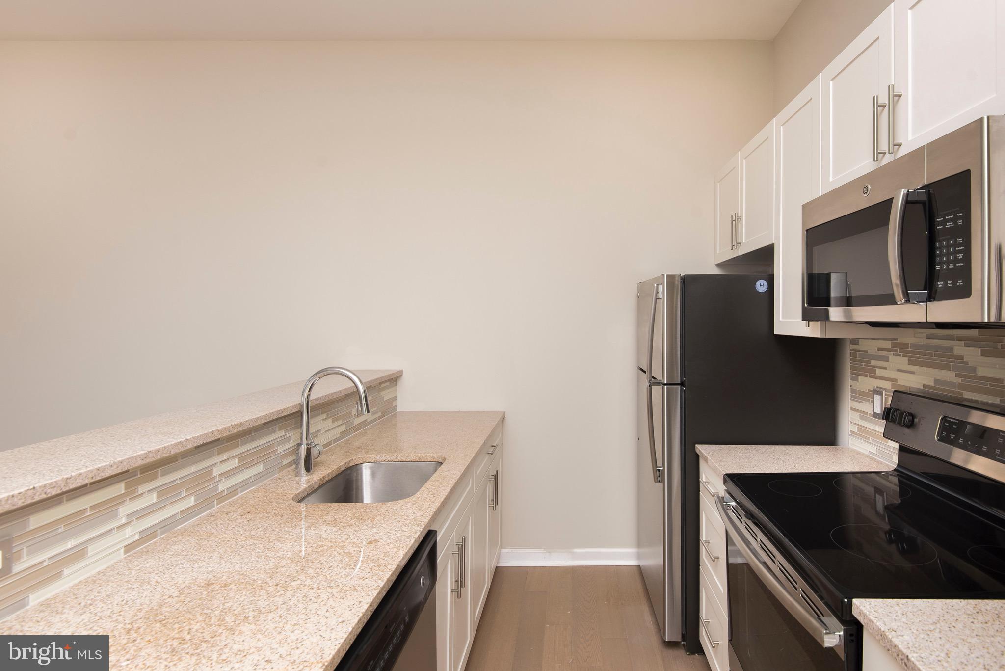 DOWNTOWN - Residential Lease