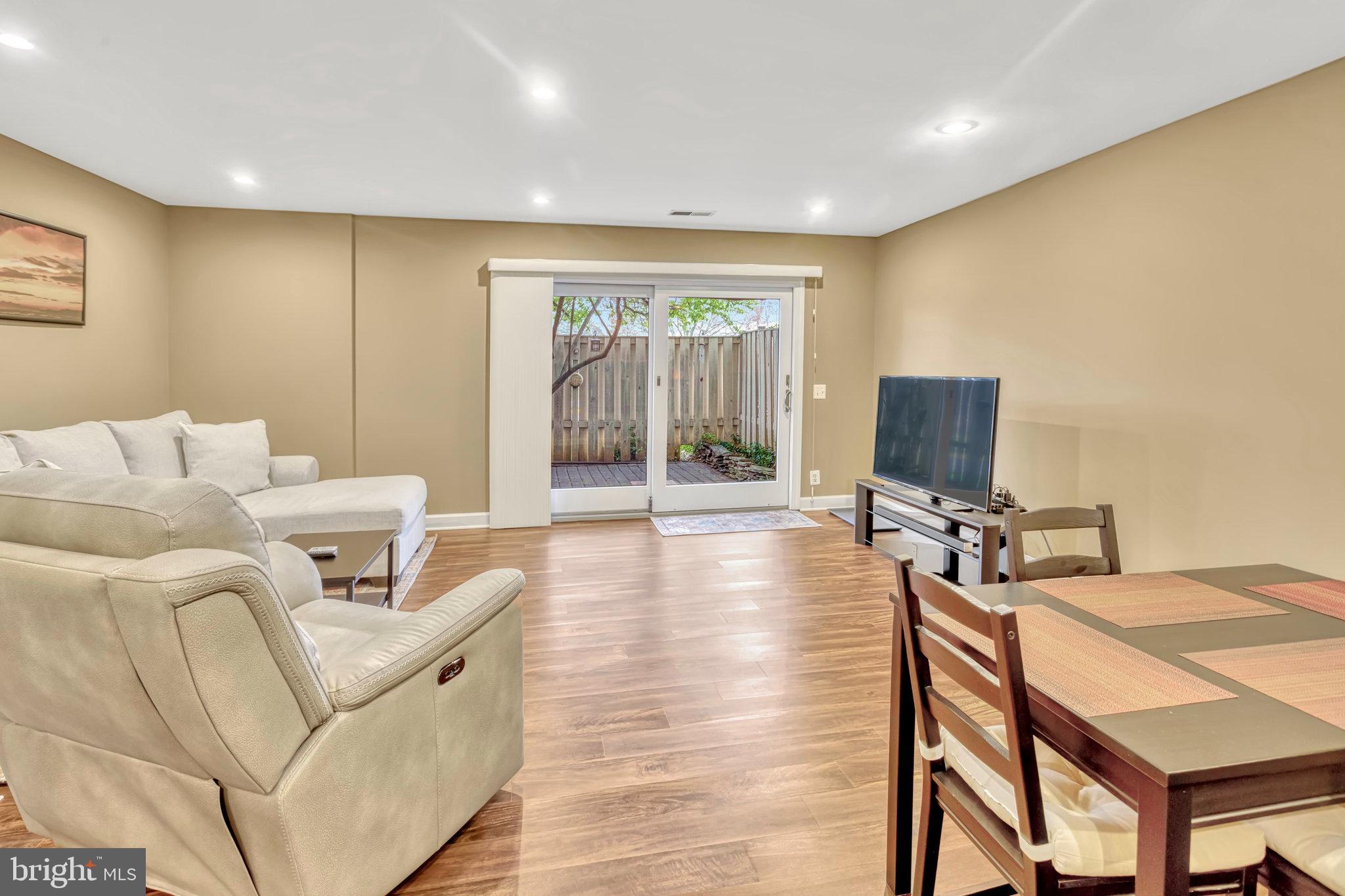 MOSBYS LANDING - Residential