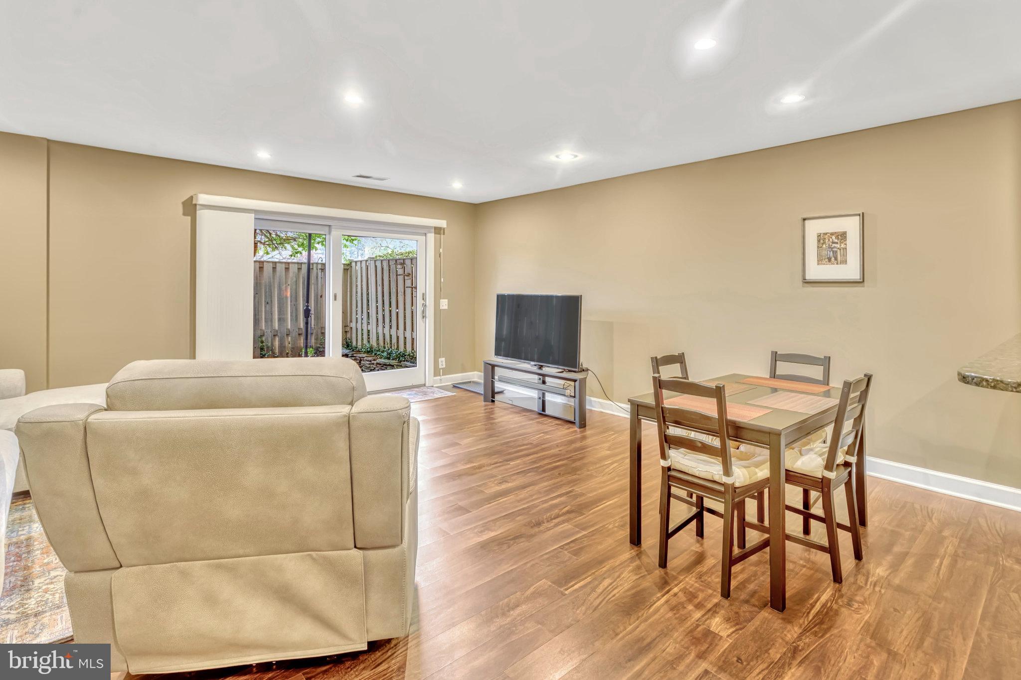 MOSBYS LANDING - Residential