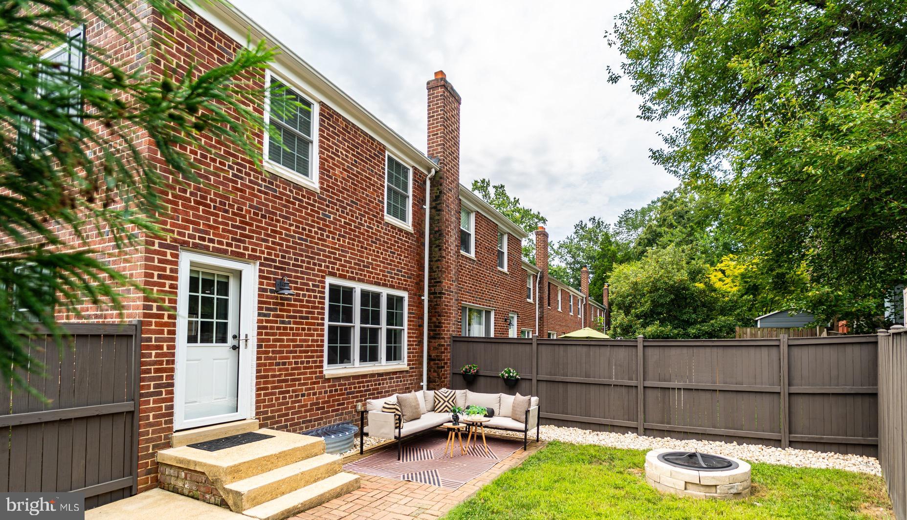 WARWICK VILLAGE - Residential