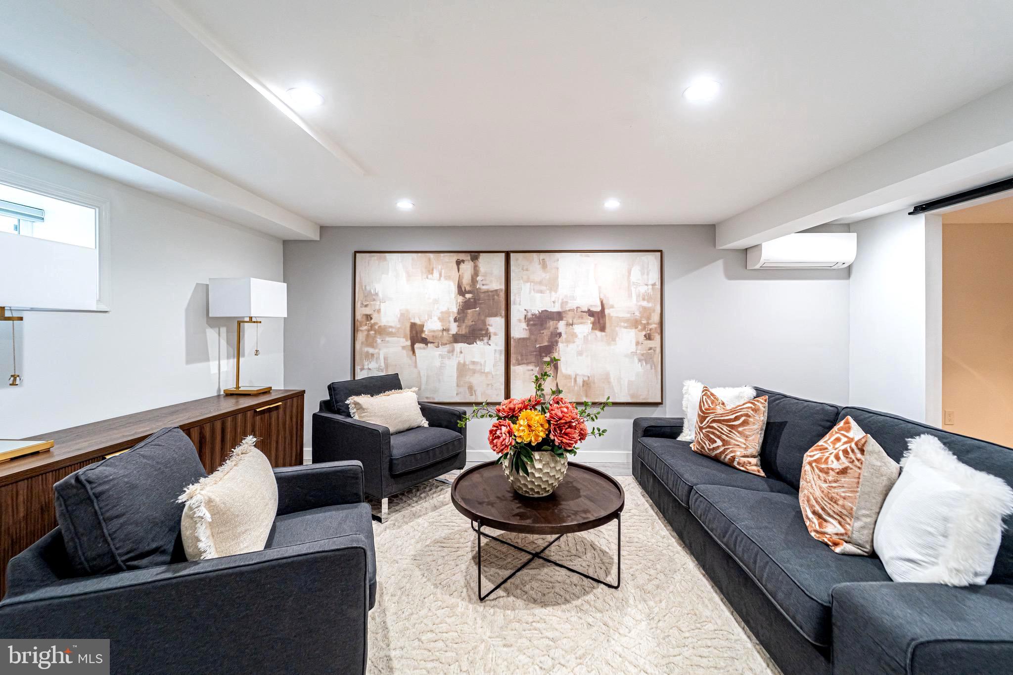 WARWICK VILLAGE - Residential