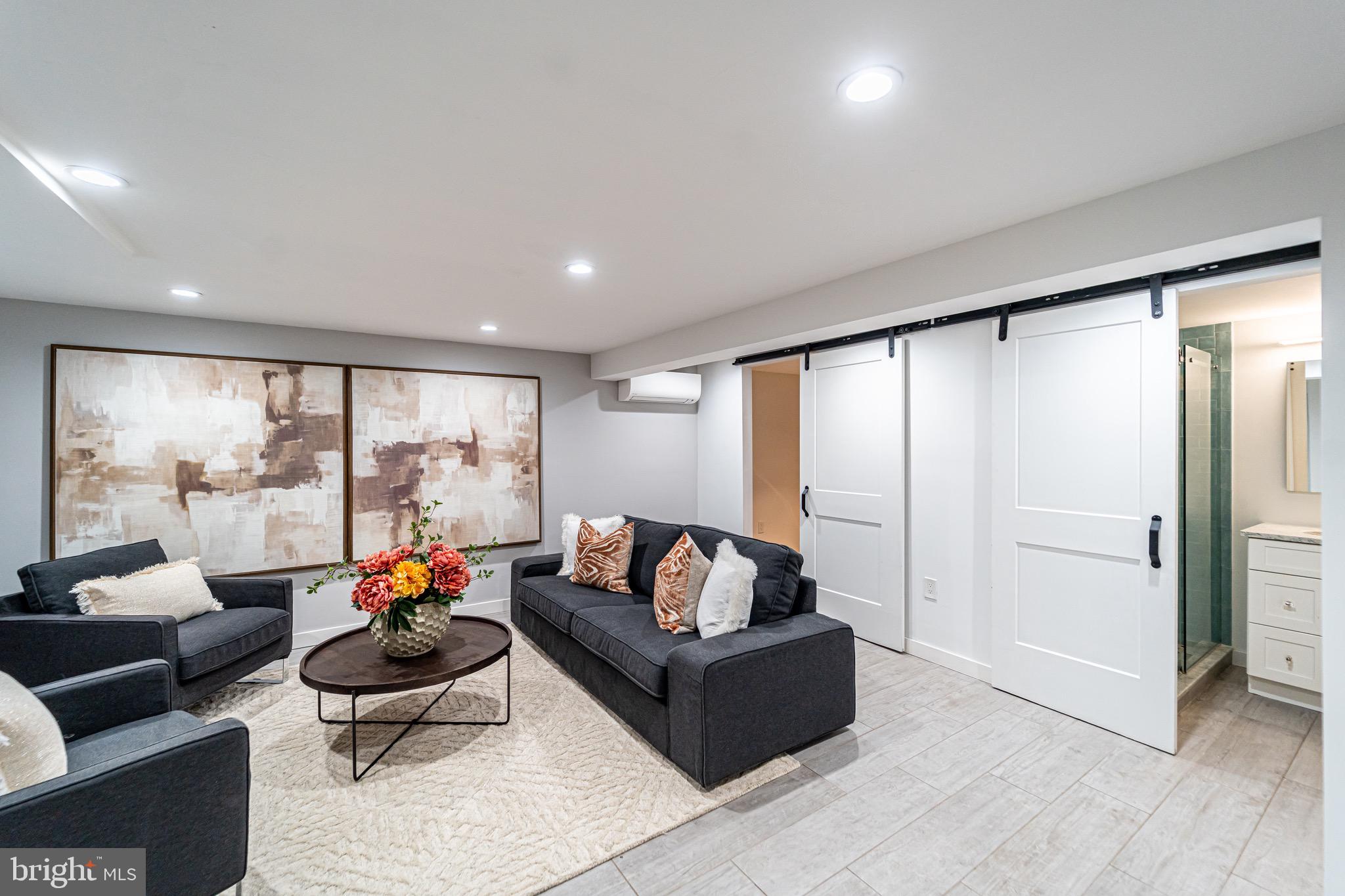 WARWICK VILLAGE - Residential