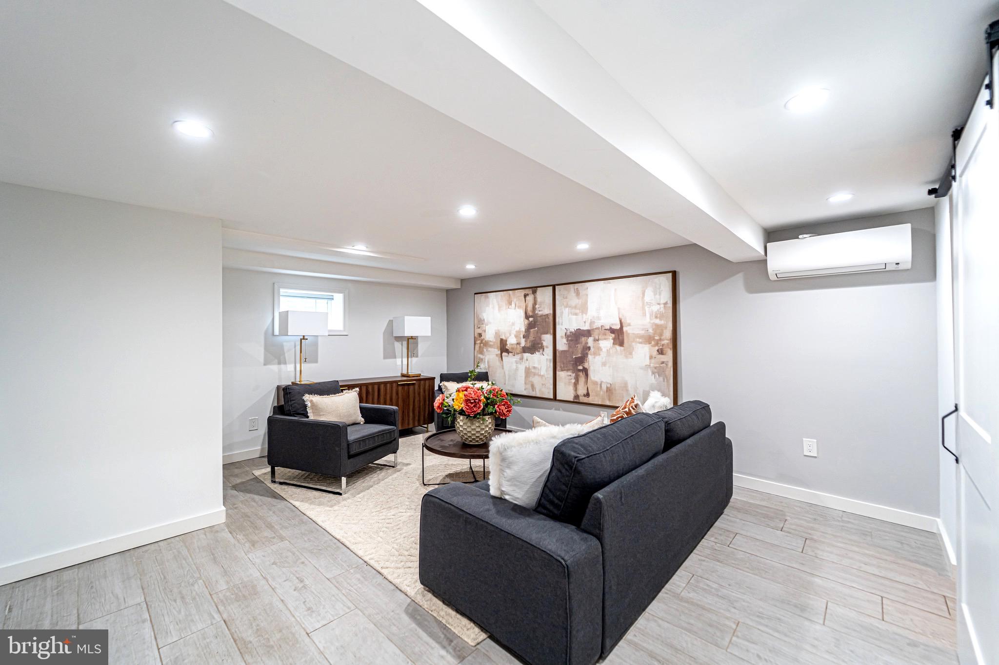 WARWICK VILLAGE - Residential