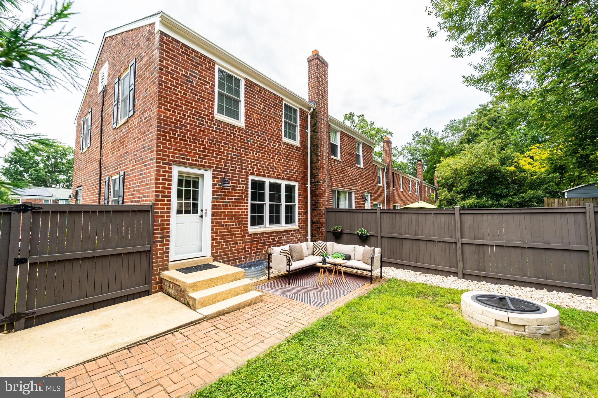 WARWICK VILLAGE - Residential