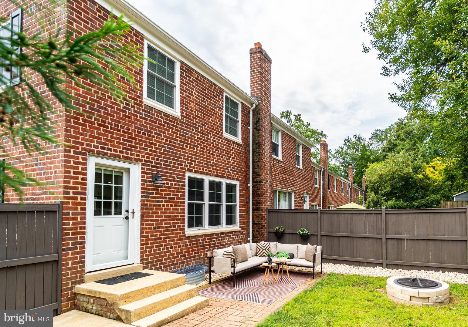 WARWICK VILLAGE - Residential