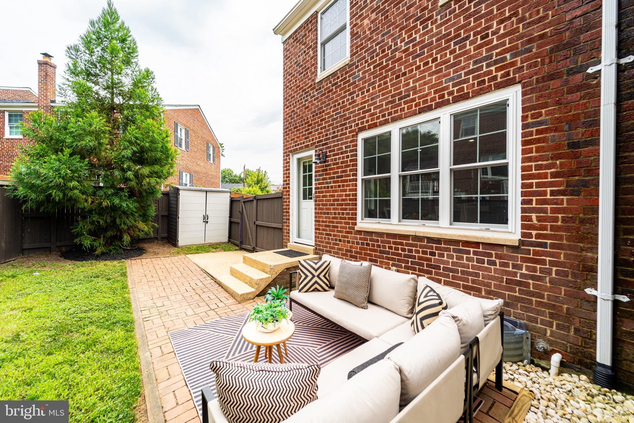 WARWICK VILLAGE - Residential