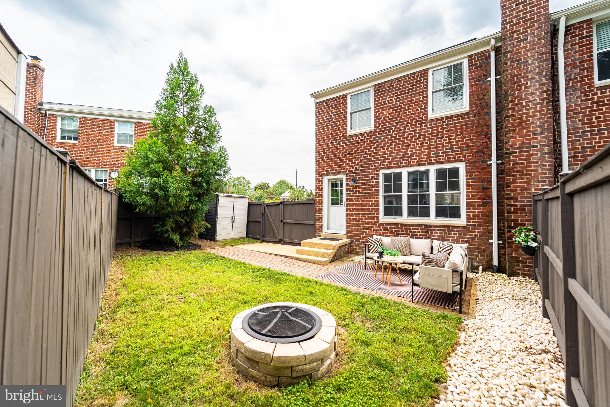 WARWICK VILLAGE - Residential