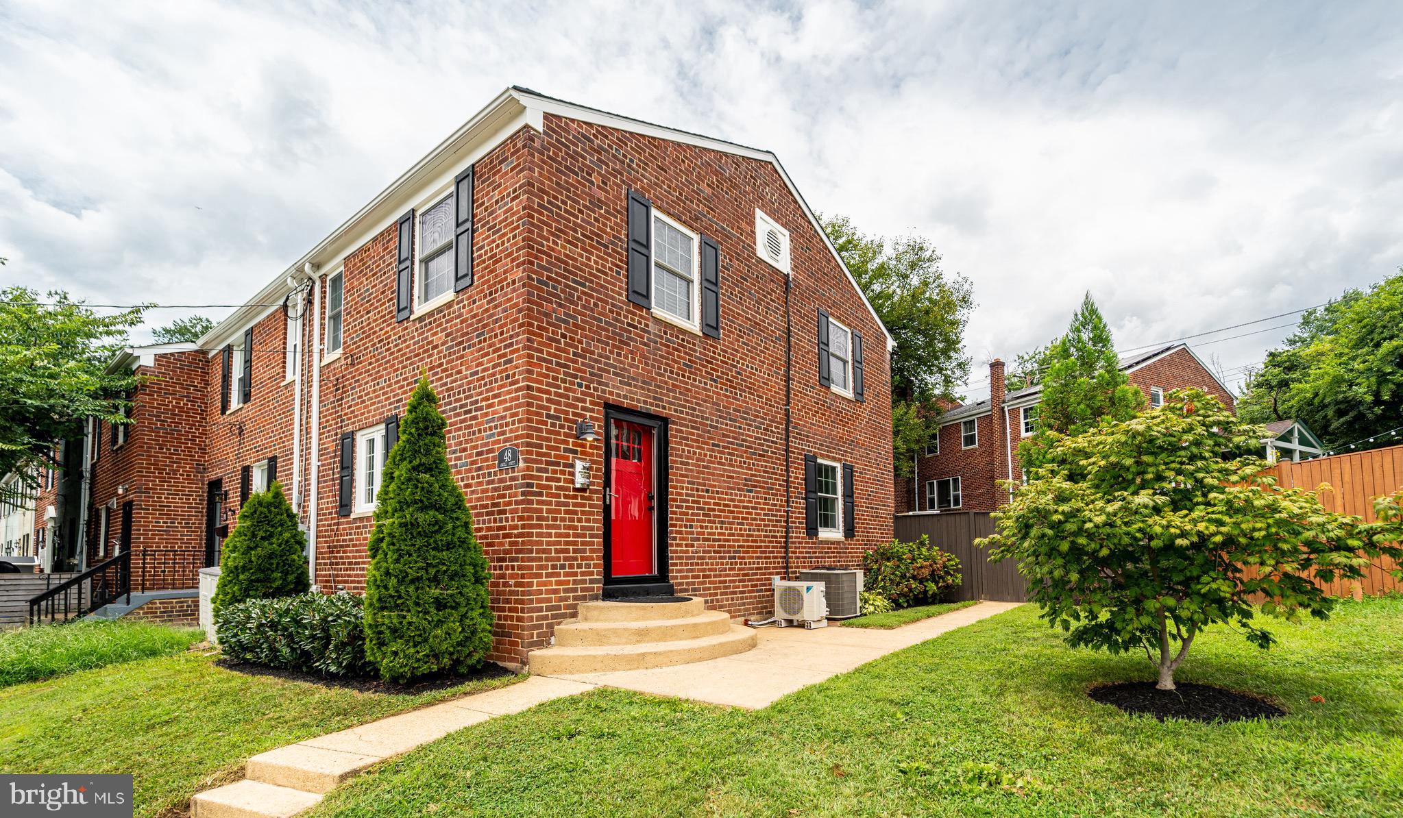 WARWICK VILLAGE - Residential