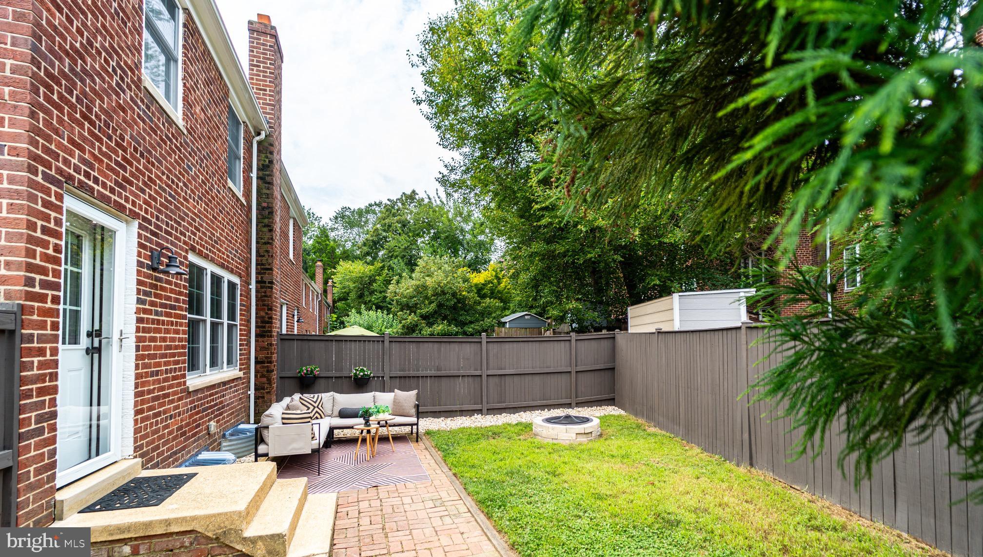 WARWICK VILLAGE - Residential