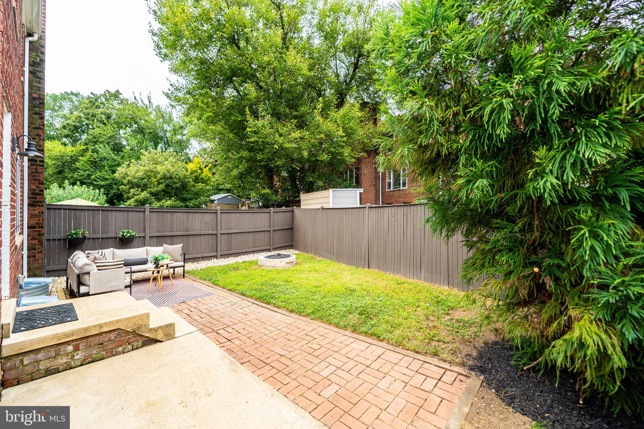 WARWICK VILLAGE - Residential