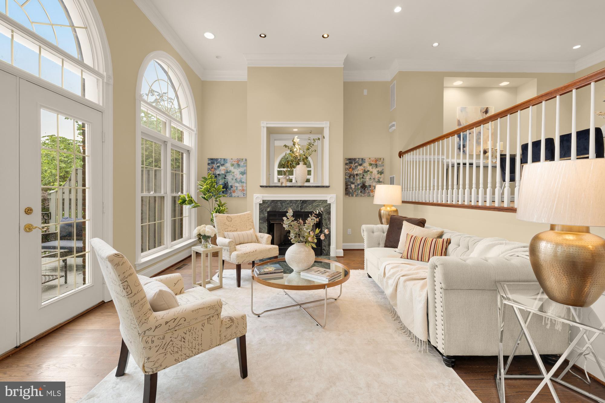 2221 N OAK COURT
