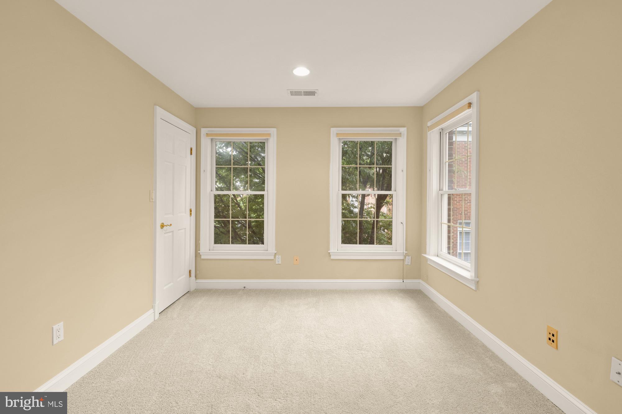 PALISADES PARK - Residential