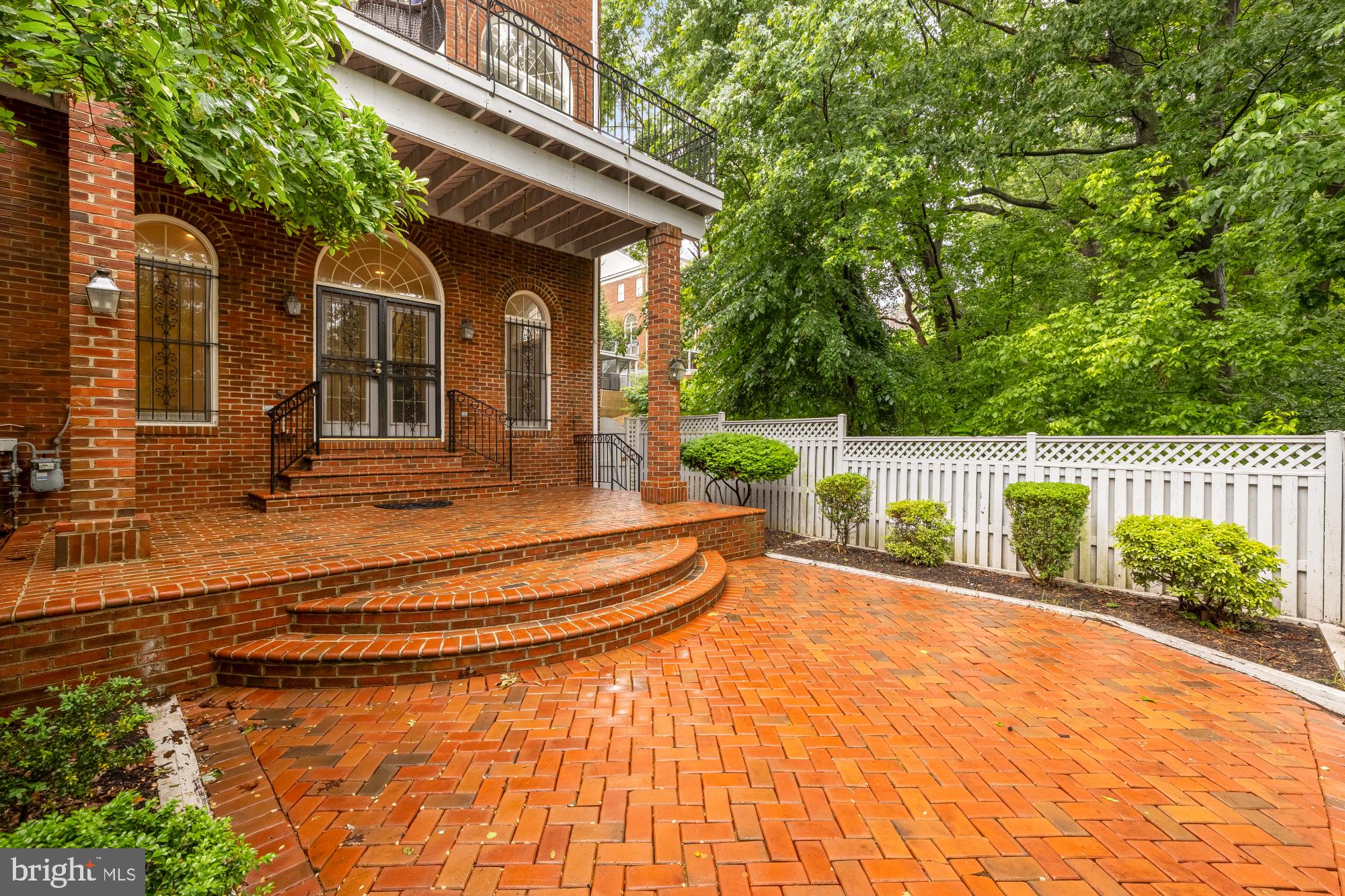 PALISADES PARK - Residential