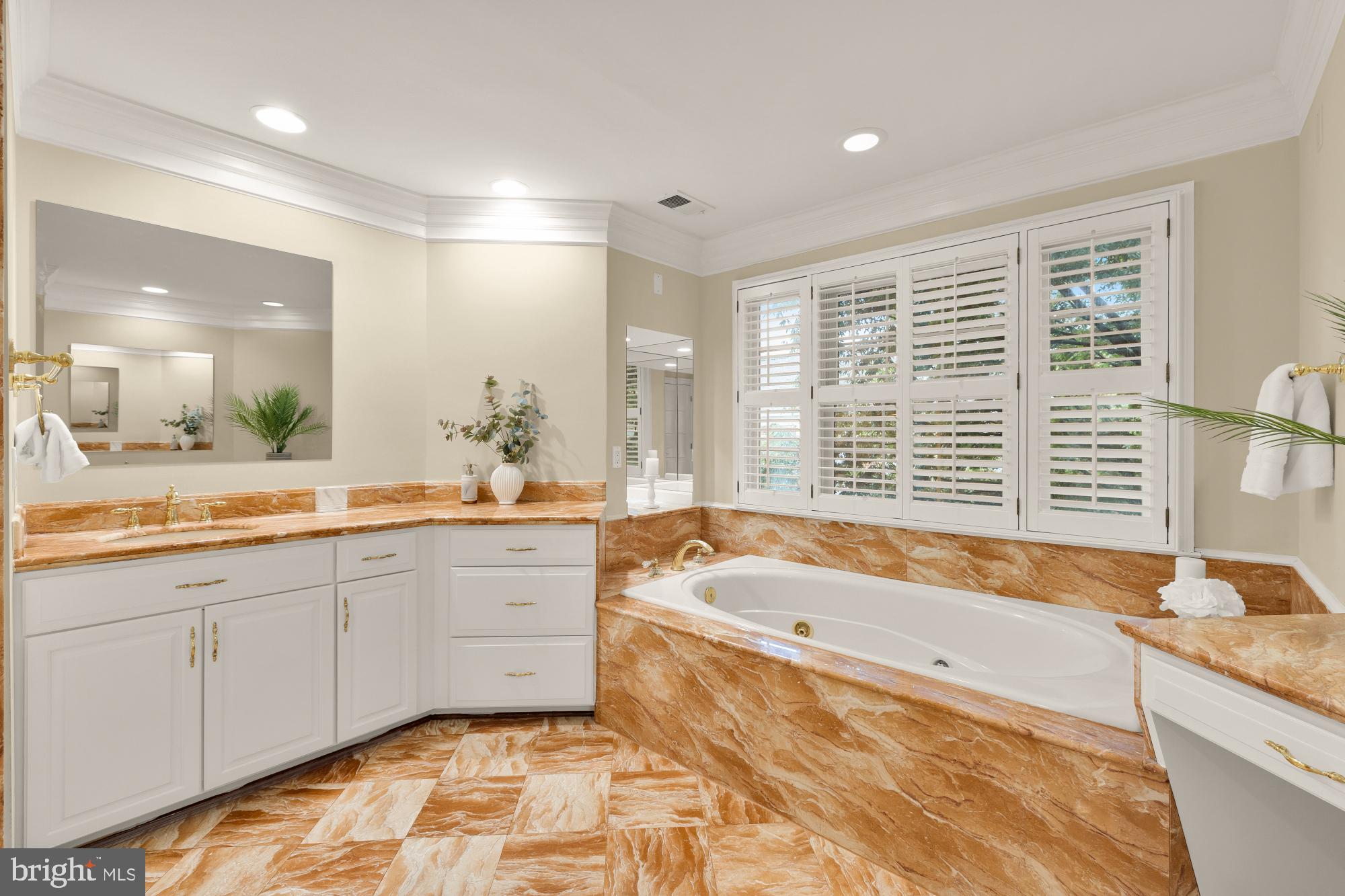 PALISADES PARK - Residential