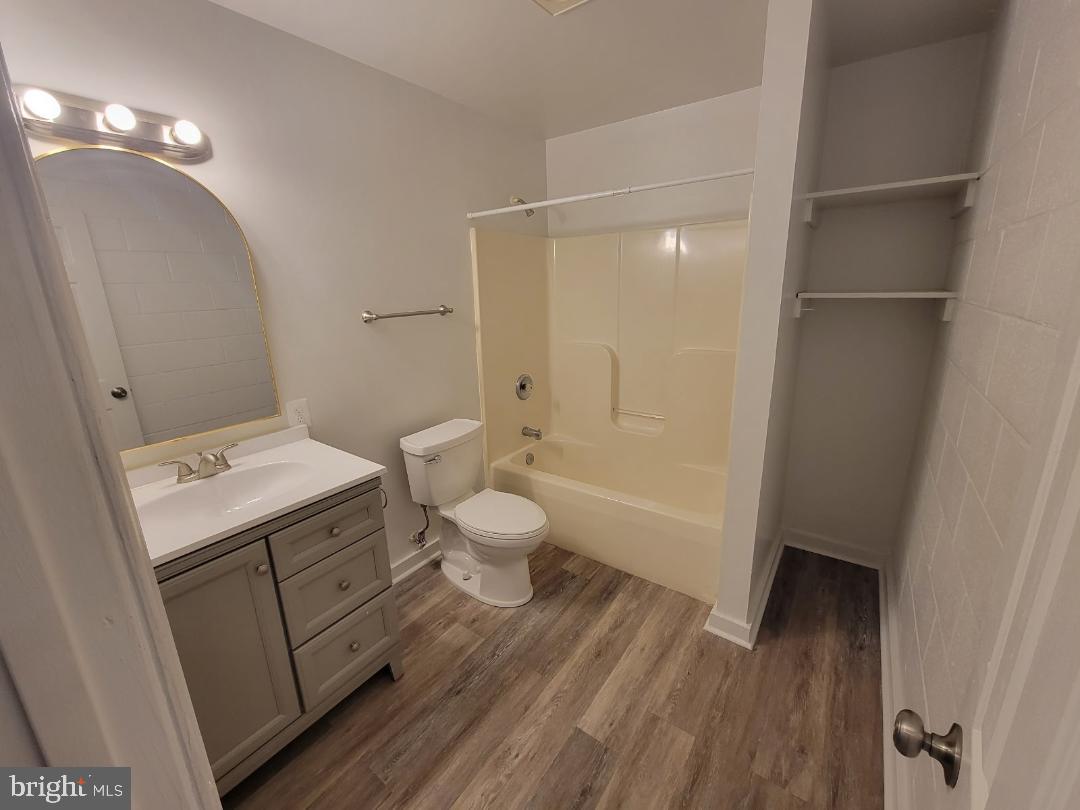 138 HARRY HOGAN ROAD 13
