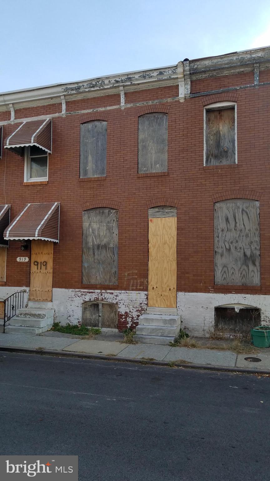 BROADWAY EAST - Residential