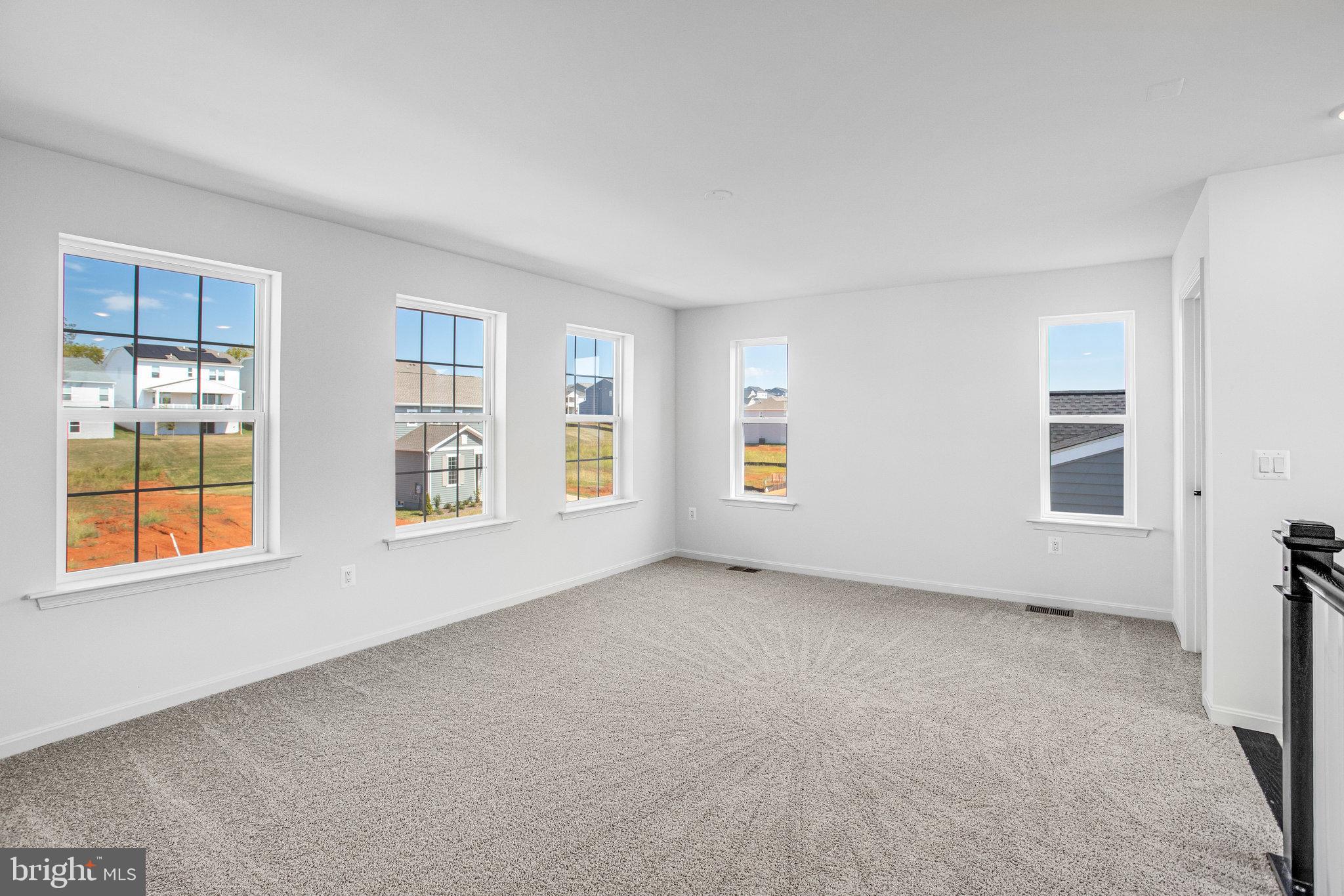 ROUND HILL MEADOWS - Residential