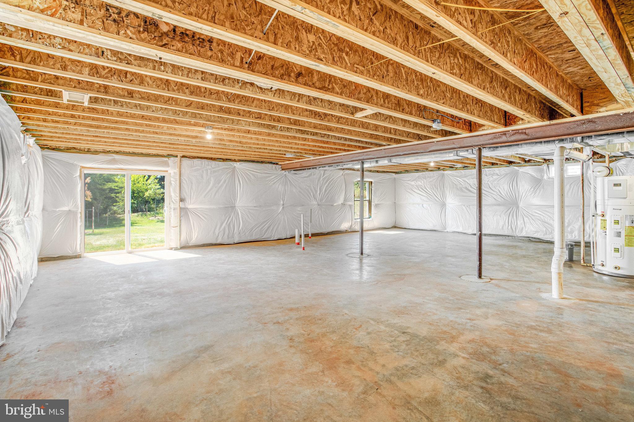 ROUND HILL MEADOWS - Residential