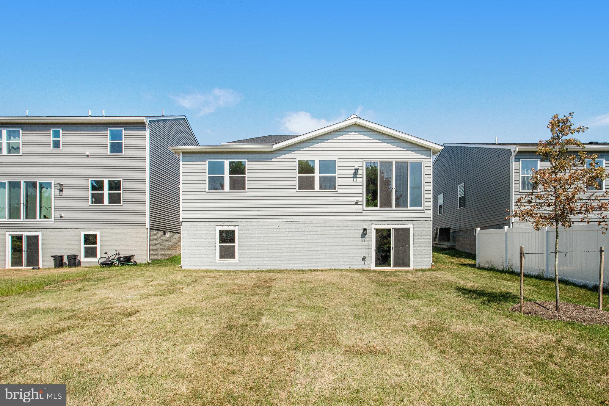 ROUND HILL MEADOWS - Residential