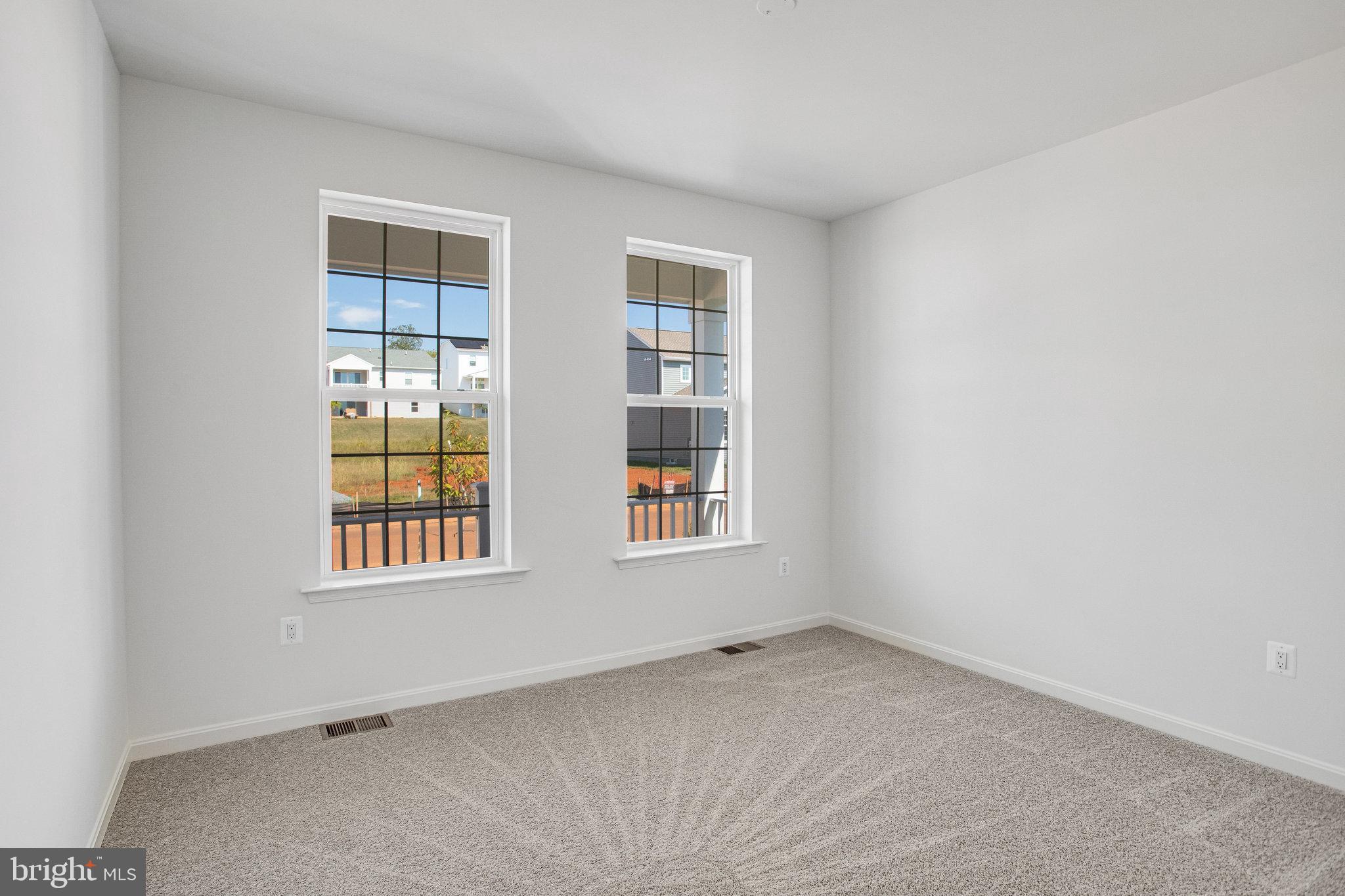 ROUND HILL MEADOWS - Residential