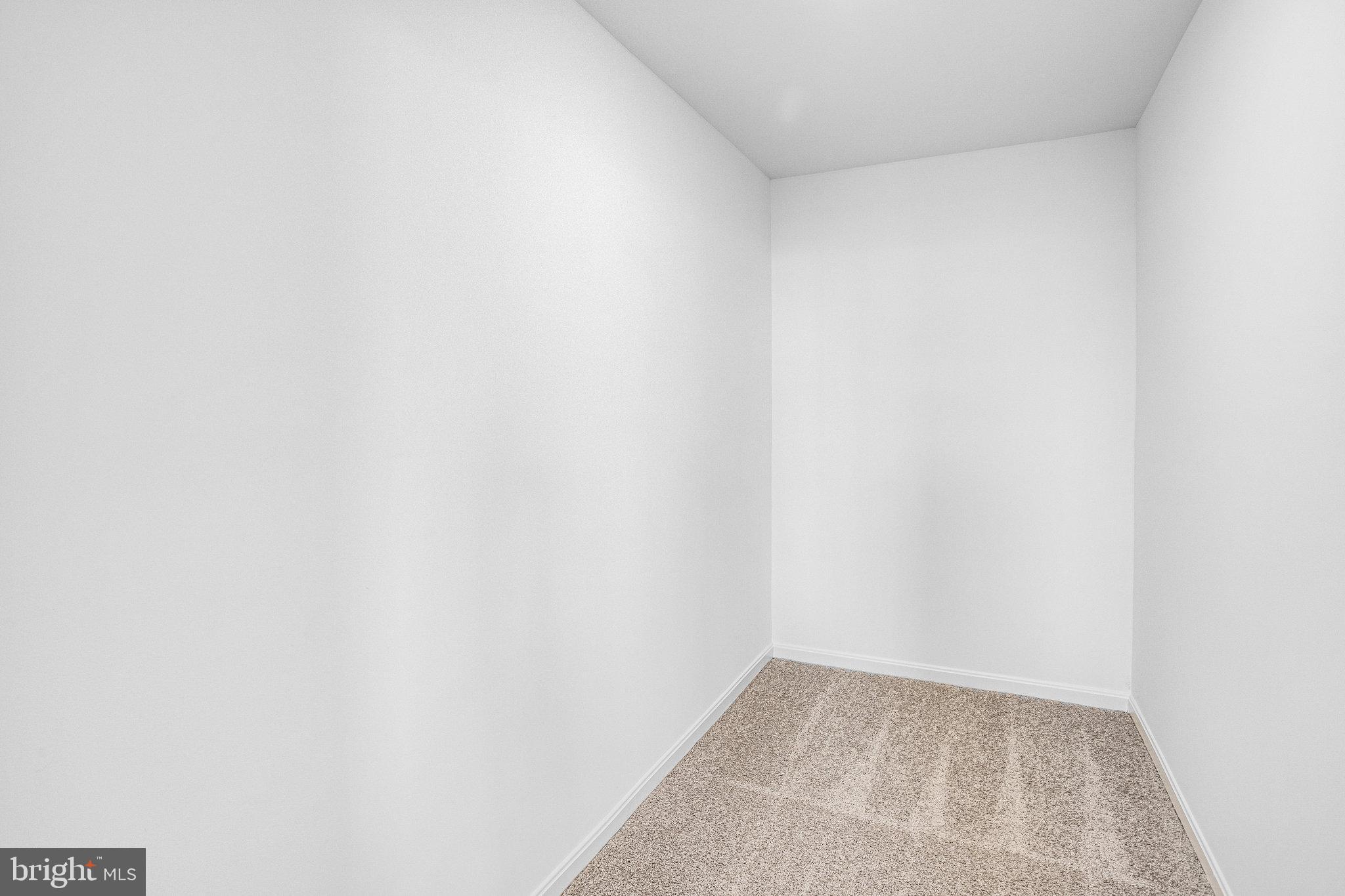 ROUND HILL MEADOWS - Residential