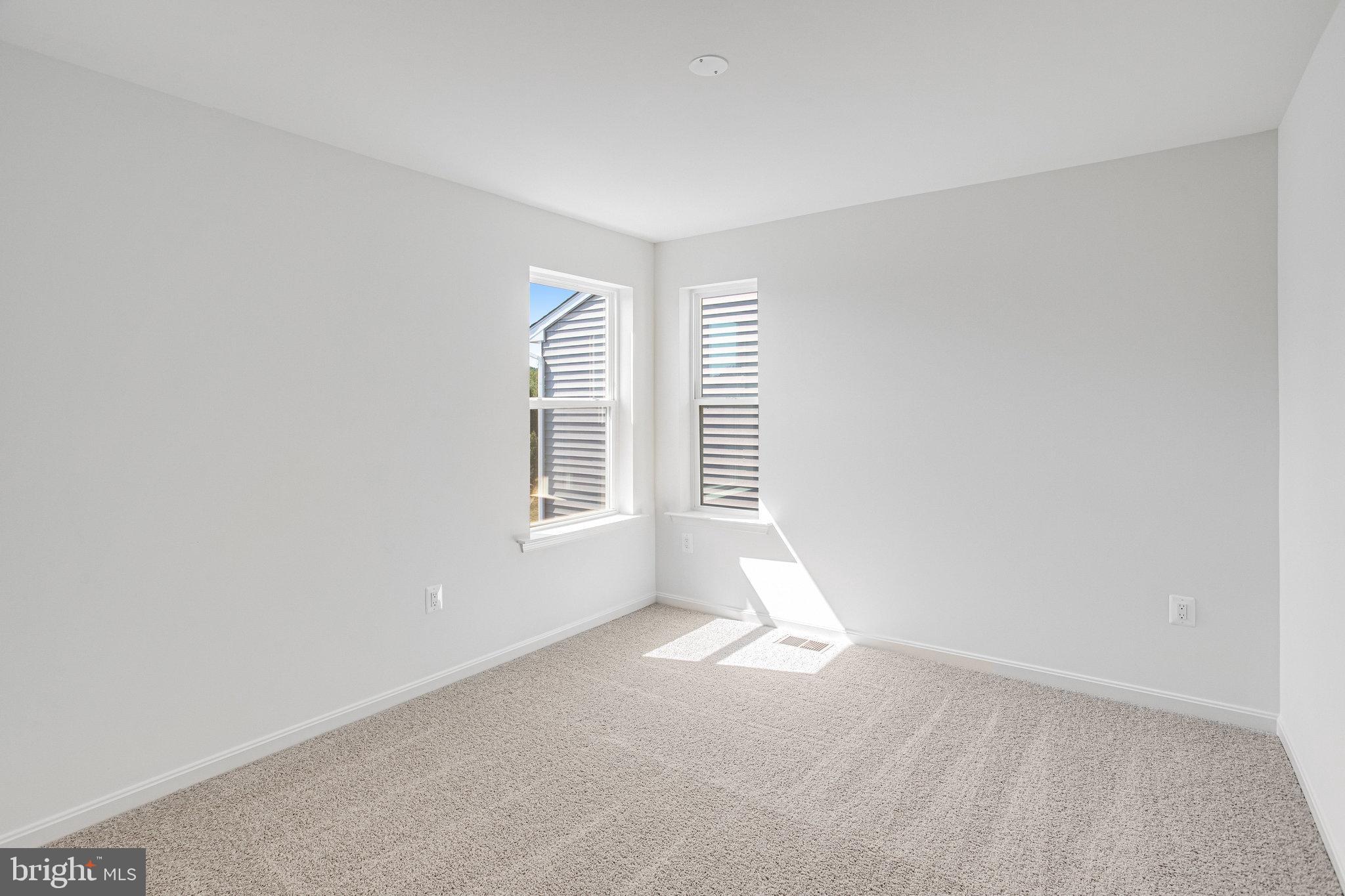 ROUND HILL MEADOWS - Residential