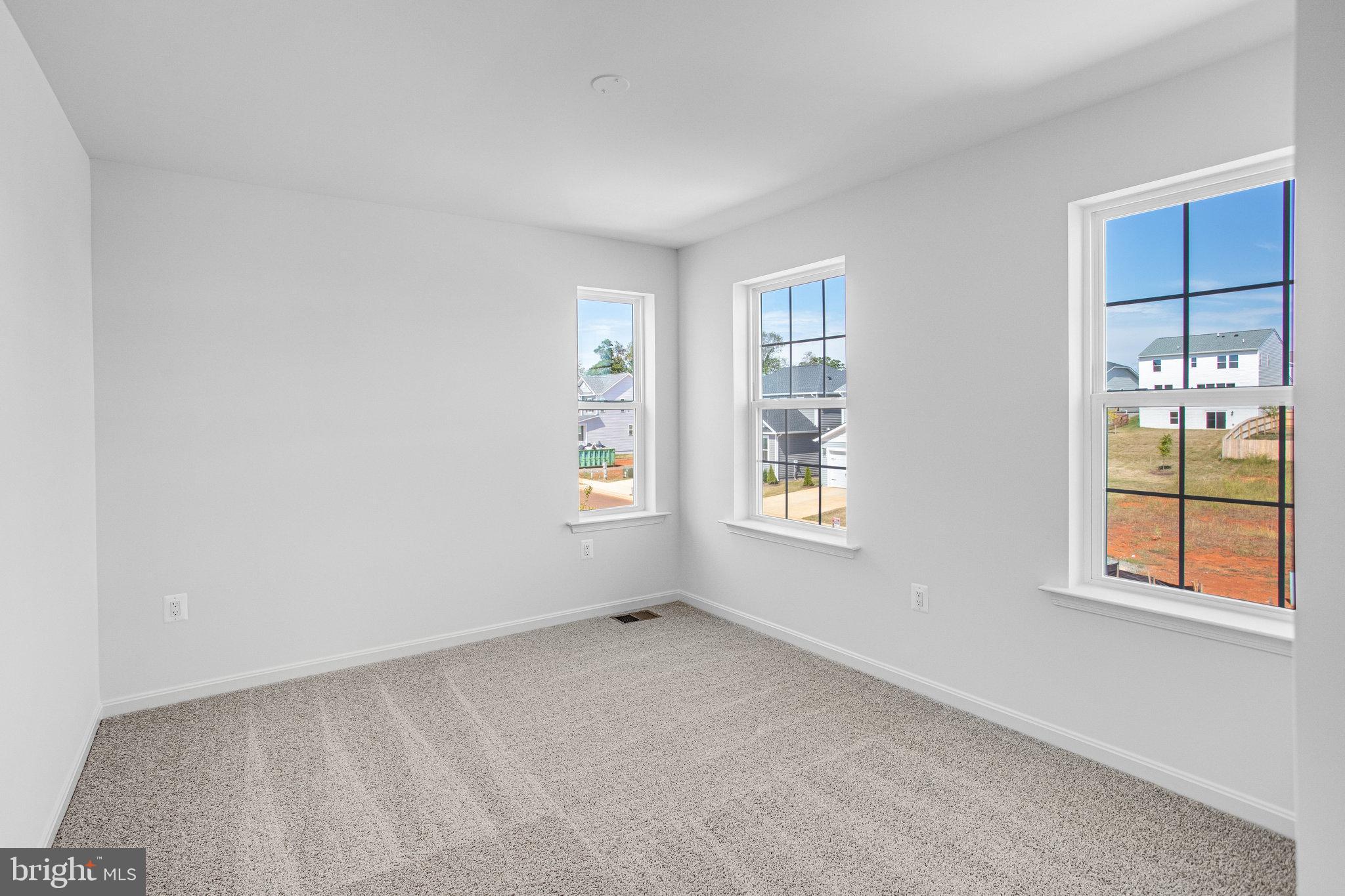 ROUND HILL MEADOWS - Residential