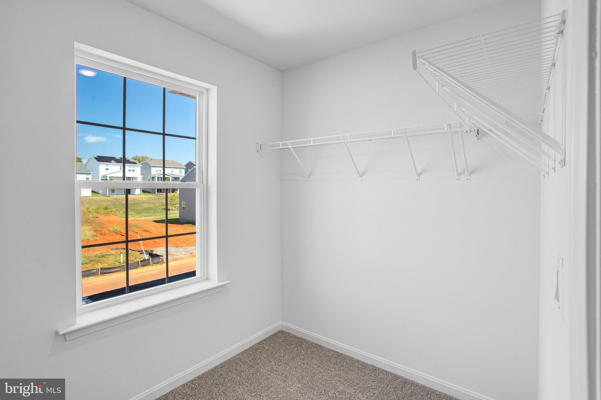 ROUND HILL MEADOWS - Residential