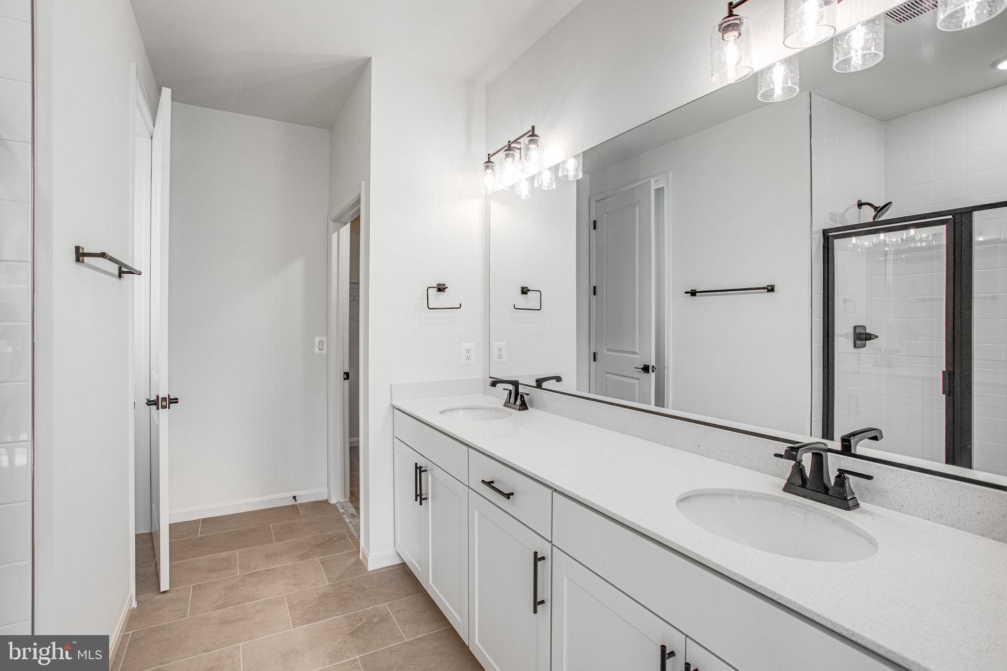 ROUND HILL MEADOWS - Residential