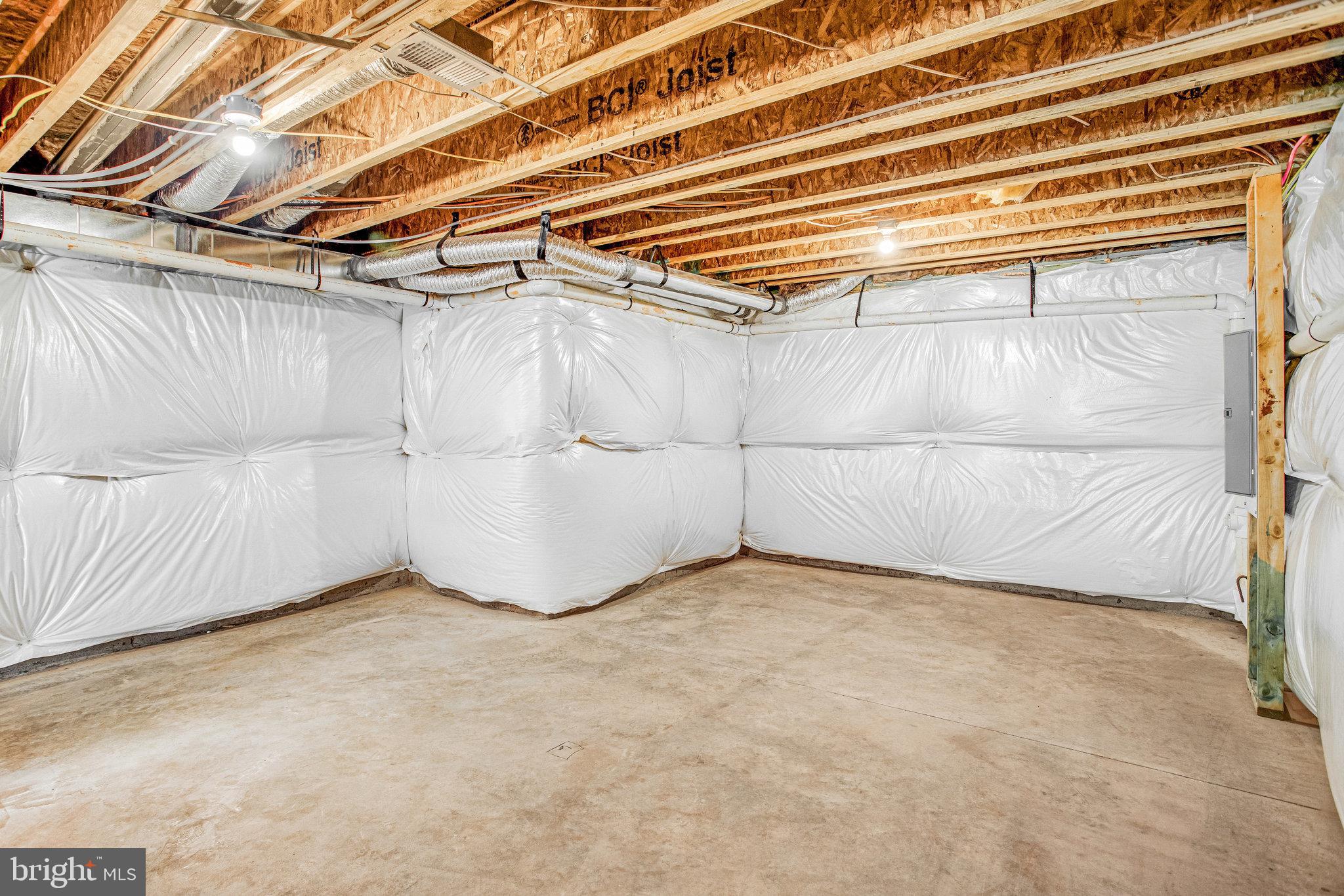 ROUND HILL MEADOWS - Residential