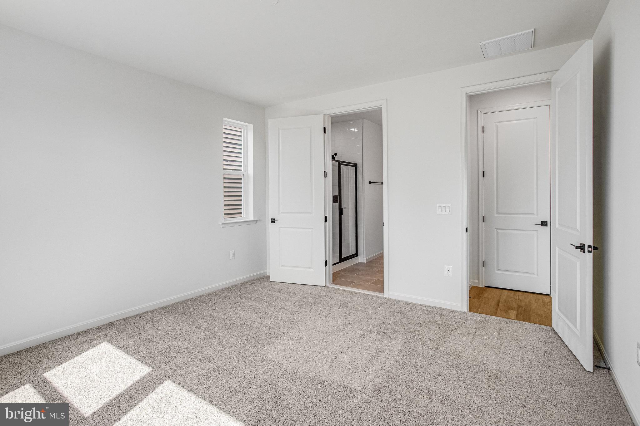 ROUND HILL MEADOWS - Residential