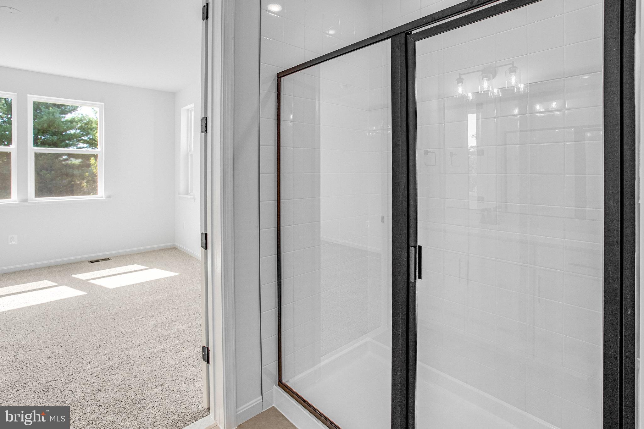 ROUND HILL MEADOWS - Residential