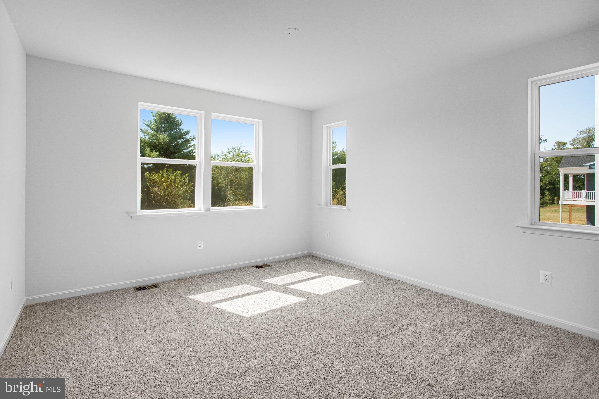 ROUND HILL MEADOWS - Residential