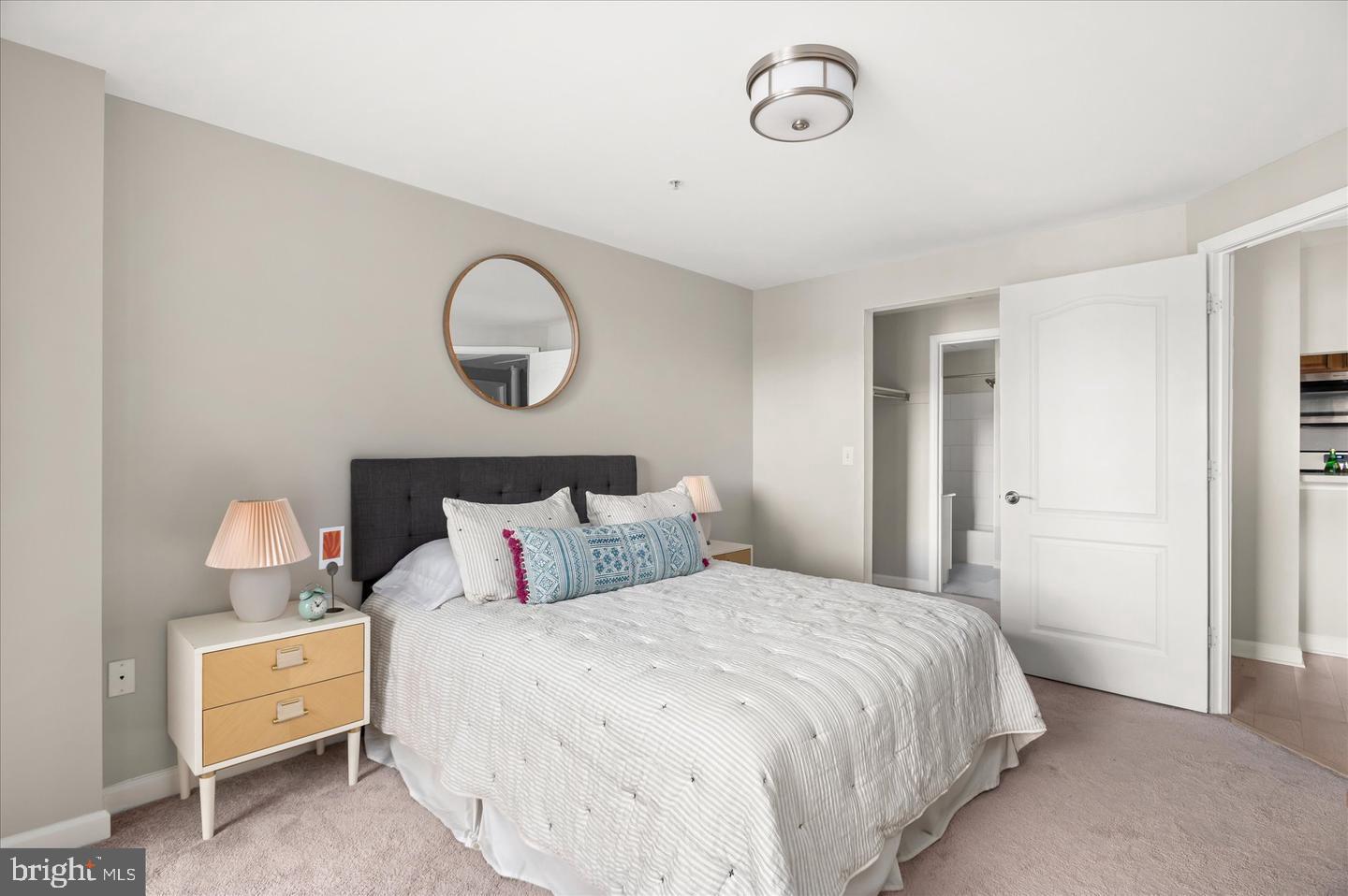 VIRGINIA SQUARE - Residential Lease