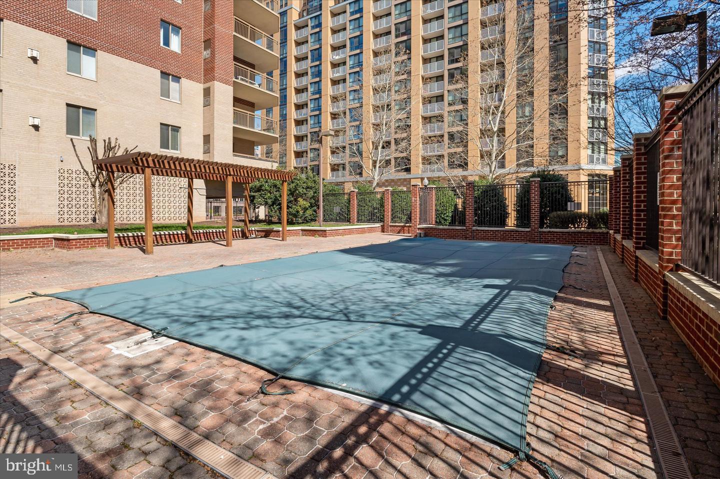 VIRGINIA SQUARE - Residential Lease