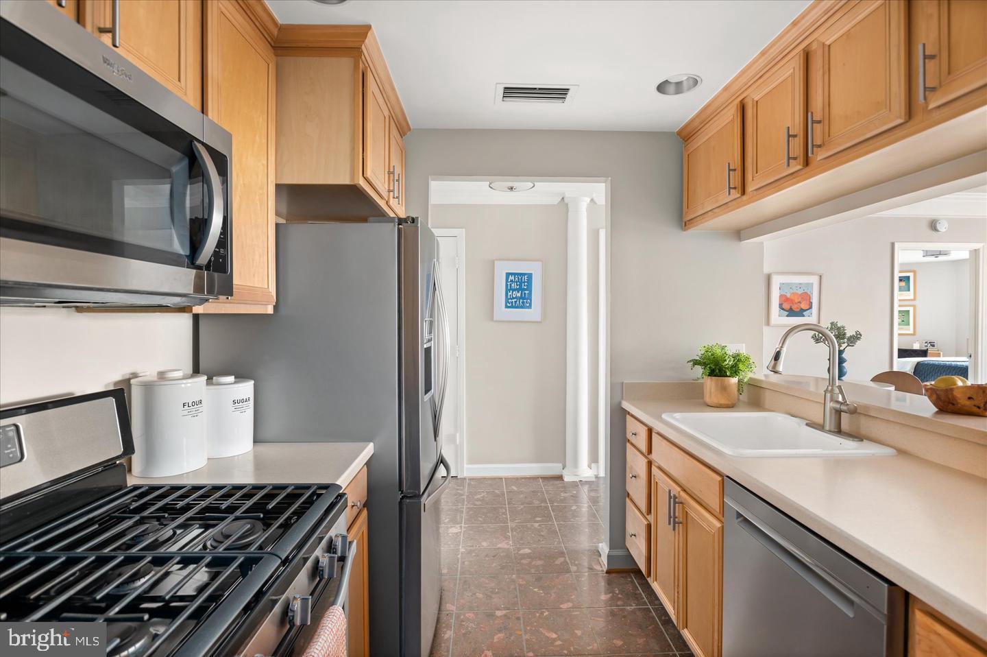 VIRGINIA SQUARE - Residential Lease