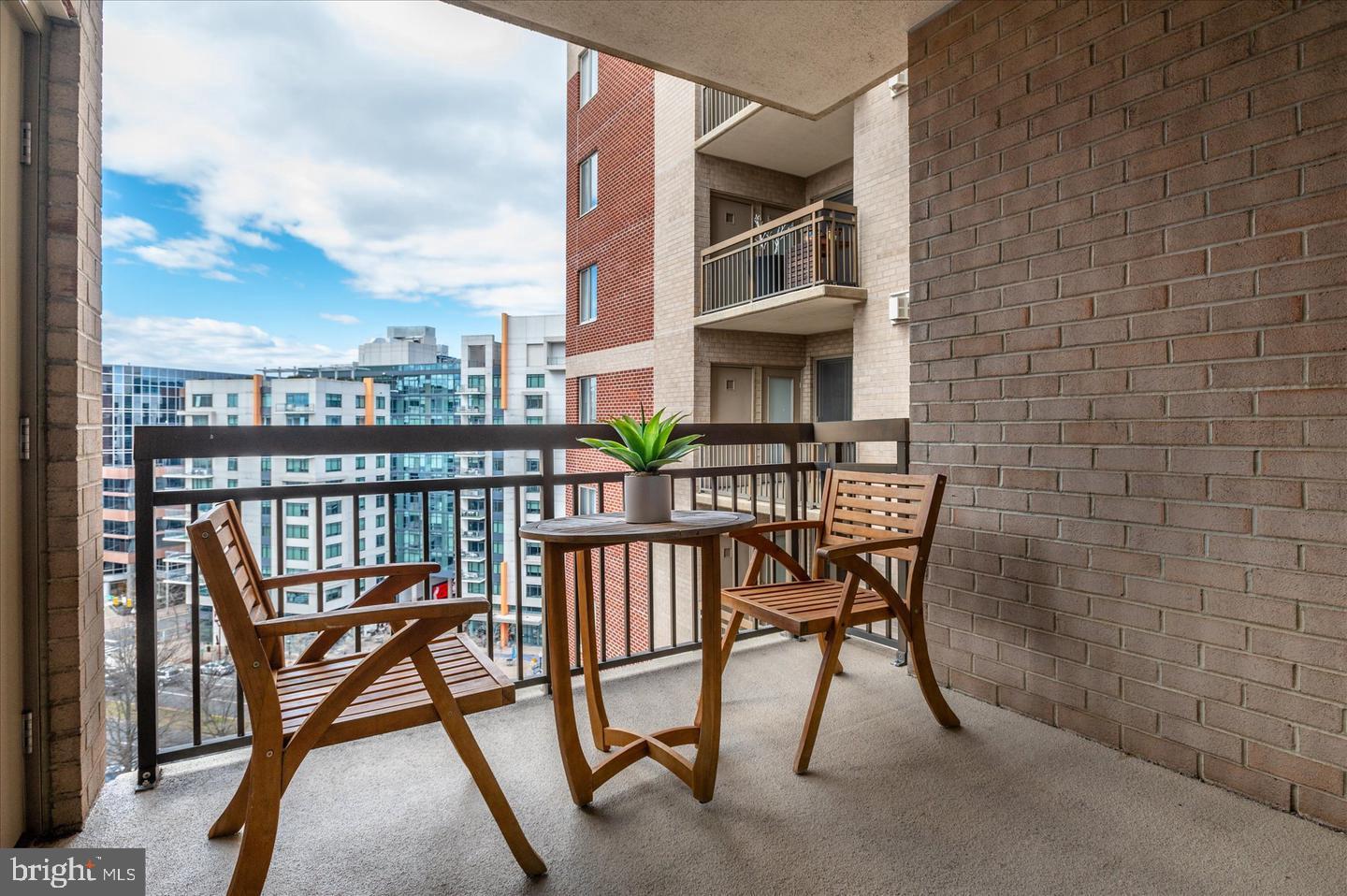 VIRGINIA SQUARE - Residential Lease