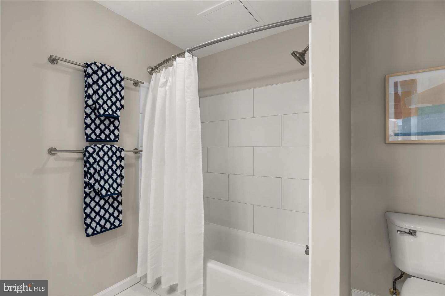 VIRGINIA SQUARE - Residential Lease