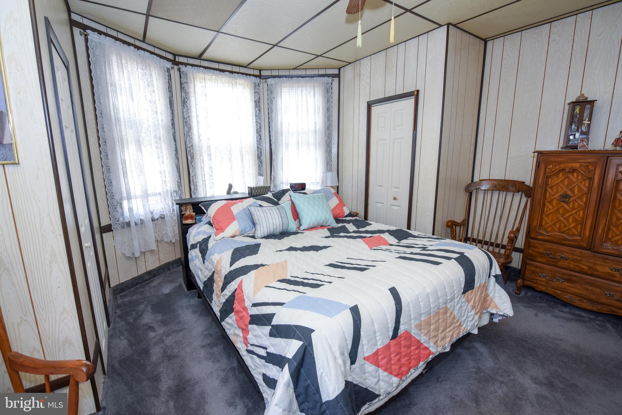 BRIDESBURG - Commercial Sale