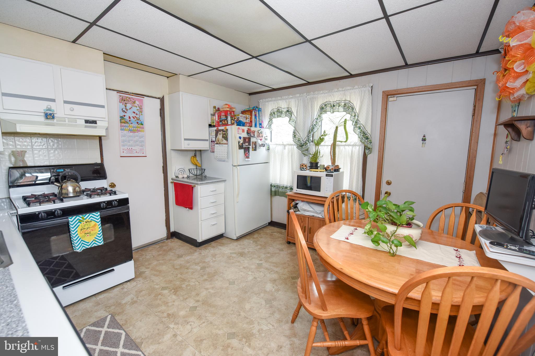 BRIDESBURG - Commercial Sale