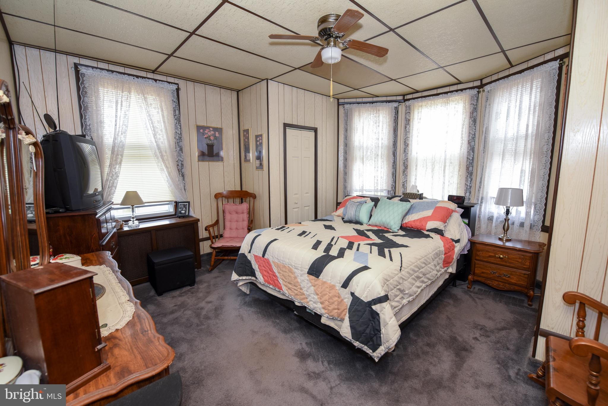 BRIDESBURG - Commercial Sale