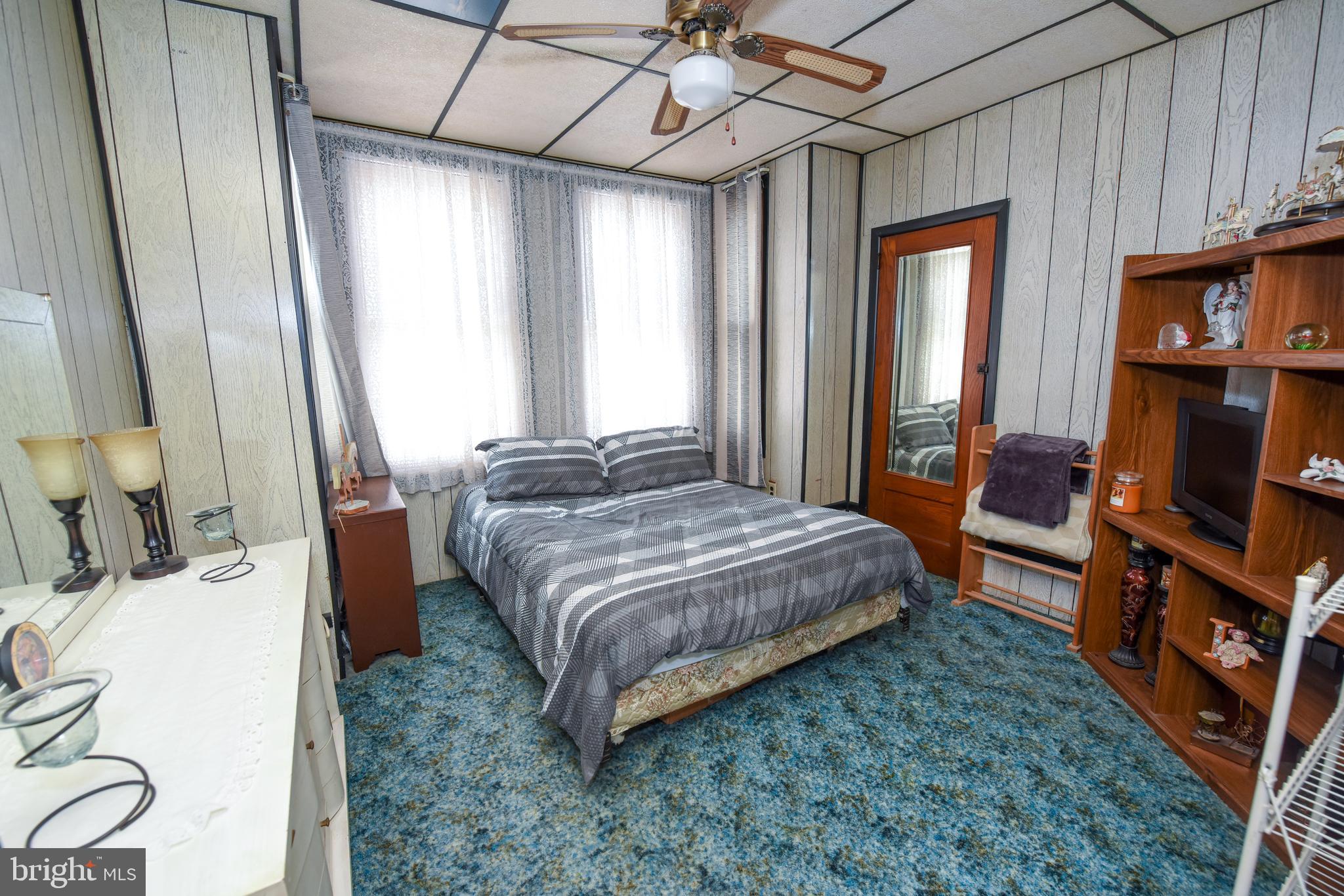 BRIDESBURG - Commercial Sale